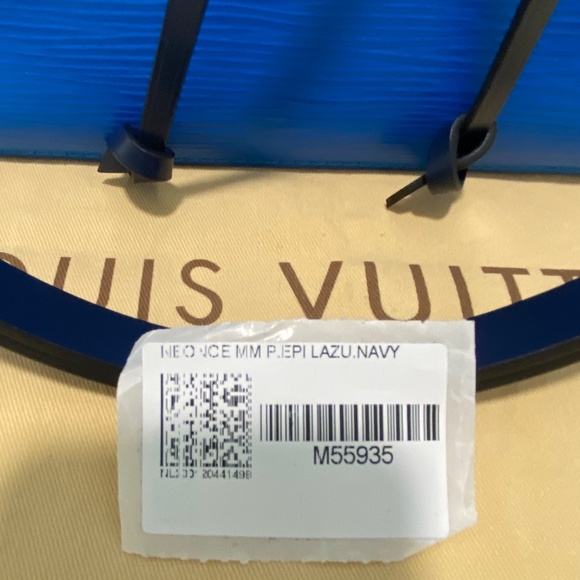 Authentic Louis Vuitton NeoNoe MM Epi Bucket Bag (M55935) - Picture 9 of 16